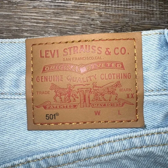 NWOT Levi’s 501 Mid Thigh Shorts - Picture 11 of 14